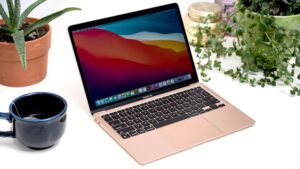 Laptop Kuliah: 5 Rekomendasi Terbaik Berdasarkan Kebutuhan Mahasiswa - MacBook Air M1